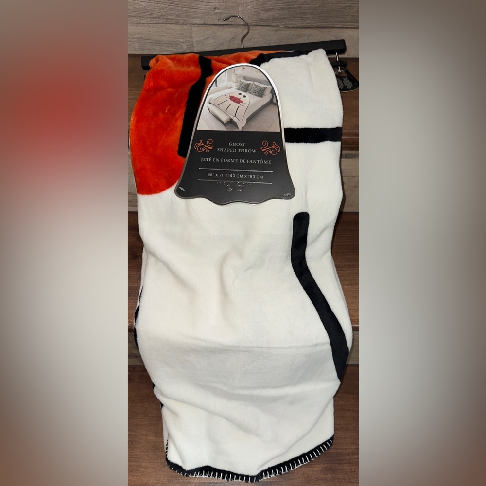 🥰 Spooky Ghost 👻 Shaped Throw  Unique Halloween Black White Orange 55” x 71”